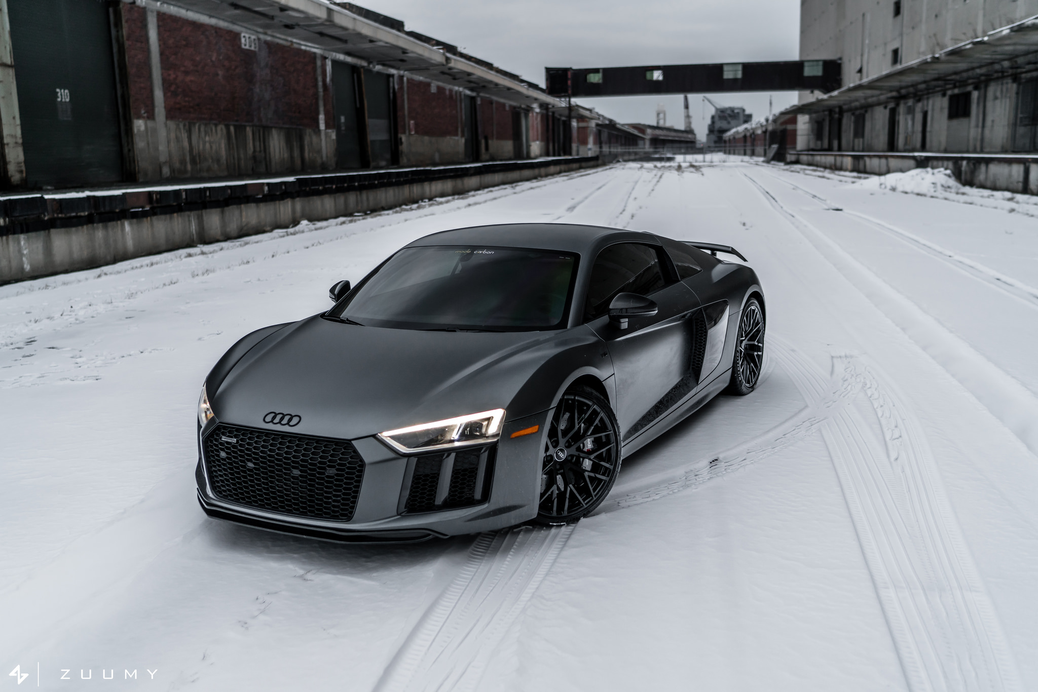 Stealth Daytona Grey R8 V10 Plus